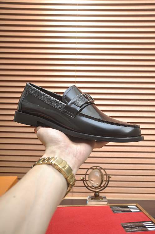 Picture of Louis Vuitton Shoes _SKULVsz38-45hnh021013959